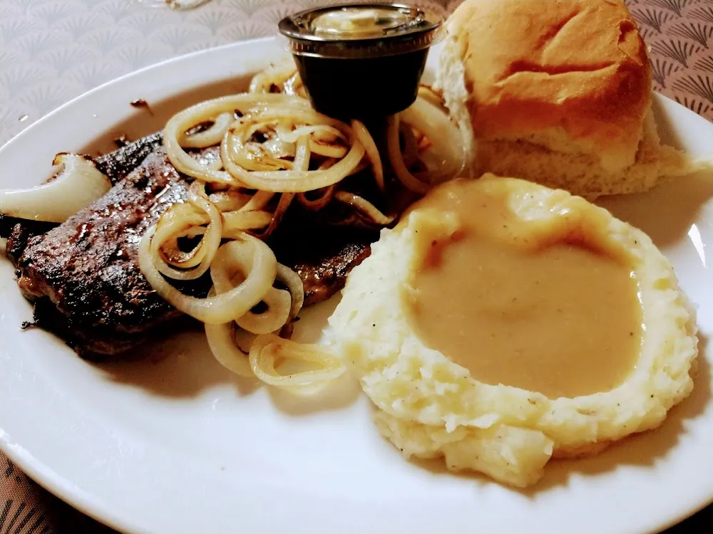 Beef Liver & Onions 2 pcs w 2 Sides